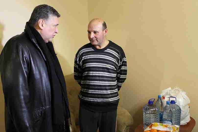 В Твери в пожаре спасли 3-х человек, собаку и кошку В Твери в пожаре спасли 3-х человек, собаку и кошку